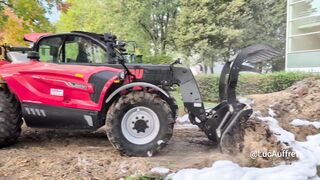 French farmers dumped several tonnes of agricultural waste outside a tax office i