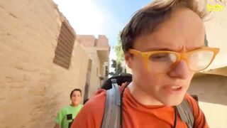 Kids Throw Rocks at a German Streamer travelling through Egypt by himself