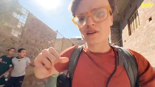 Kids Throw Rocks at a German Streamer travelling through Egypt by himself
