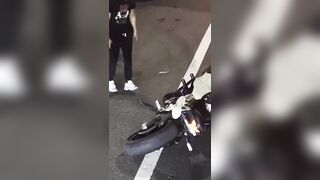 Can you Imagine this happening while you had your child in the backseat?