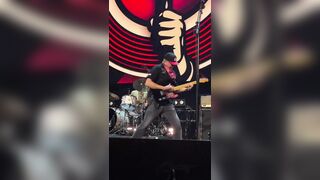 Leftist Tom Morello Sends Trump a Clear Message with Middle Finger at Protest Gig