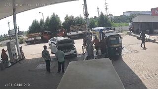 Car explodes while being refueled with CNG