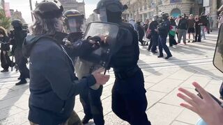 Montpellier: Violent clashes underway at Place de la Comédie
