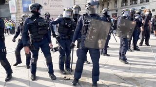 Montpellier: Violent clashes underway at Place de la Comédie