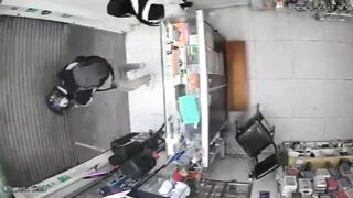 Quick-Thinking Female Employee Foils A Robbery