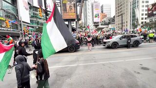 Unmasking a Pakistani jihadi During Rally in Toronto