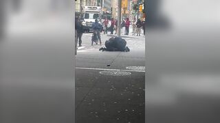 Female NYPD Officer Injured During Arrest Of Black Man In Manhattan