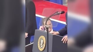 Agent rushes up to warn Secret Service agents of a possible security threat at Trump’s rally