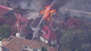 San Clemente, California looks like HELL right now during this raging Norte Fire
