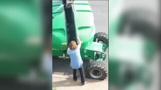 Demented Karen was caught on camera snipping hydraulic lines on a boom lift