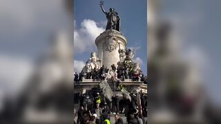 Footage from central Paris today amid intense rioting across France.