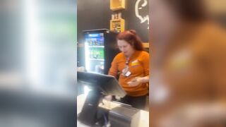 This woman just went nuclear at a restaurant over wings.