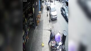 Retired Police Officer comes out of Store to Save Man from Robbery