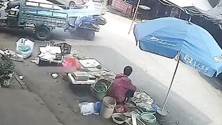 Poor Guy driving his Scooter dies in Bizarre Slit Throat Accident