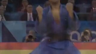 Judo Competitor Dislocates His Shoulder While Celebrating His Win at The Olympics