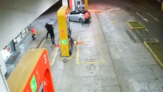 Brazil: Gas Station Employees Scatter when Hitman shows Up to Kill One of them