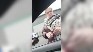 A woman told a man, “You can’t park here, this is a private area owned by the company,” completely unaware that she was speaking to the company’s CEO