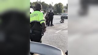 Man Takes Teen Hostage At Columbus Mall