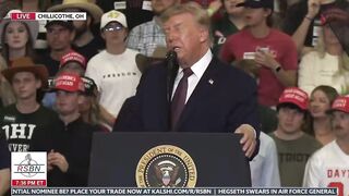 Trump Roasts Heckler with Boyfriend Jab at Ohio Rally