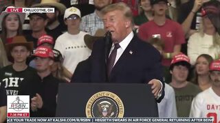 Trump Roasts Heckler with Boyfriend Jab at Ohio Rally