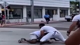 Don't Dine & Dash in this Dudes Restaurant!