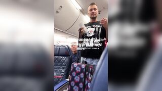 Guy Thrown off a Delta Flight For Wearing a Trump Shirt.
