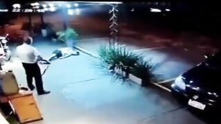 Security Guard with a Shotgun Fights..then just Decides to End the Confrontation