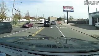 WILD: GTA Style Police Chase as Crazy Suspect Flees From Police in Reverse