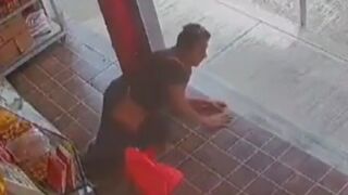 Innocent Woman Caught up in Restaurant not Paying it's Bills