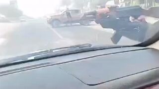 Sitting Duck Police are Lit Up by Cartel in Easy Win for the Cartel (2 Officers were in there)