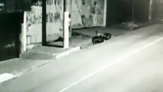 Black Girl has a Gun. Thugs think they have an Easy Target