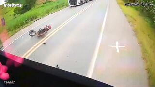 Motorcyclist Head On Collision with Truck Instant Death