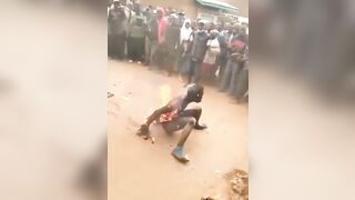 Thief burned in front of public in Nigeria