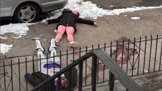 NYC USA: Man Killed his Girlfriend in the Street then Killed Himself