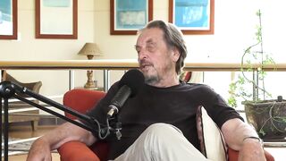 Elon Musk's Dad Errol Claims That Michelle Obama is Indeed a Man. Lol