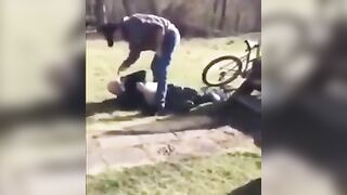 Dad Slaps The Shit Out Of This Man Who Hitting On His 6y.o Daughter