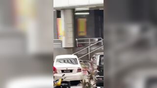 Asian Man With Chopping Knife Went Amok In Public Attacking an Indian Man