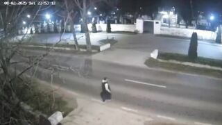 Good Man tries to Stop his Drunk Friend in the Street and is Killed by Him