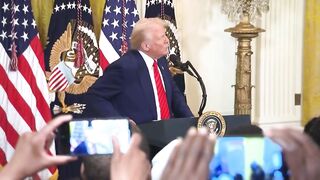 Holy Smokes. The Room just ERUPTED in BOO’S as President Trump Announces the Pfizer CEO is in Attendance.