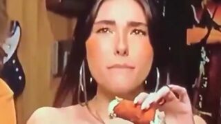 What did she feel to make that face?
