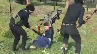 Captured Gang Leader is Cut with the Grass in Syria