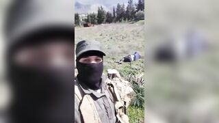 Syrian takes Selfie with Soldier while Executing Him