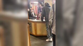 Pizza Hut Worker Deals with a Rabid Karen Hilariously!