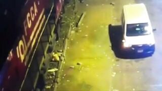 I don’t know how he is alive. Train runs over a man in Ate: disturbing video of the exact moment of impact