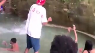 24-year-old dies while trying to jump from a tree