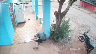 Maybe the Guy in Green should have Minded his own Business?