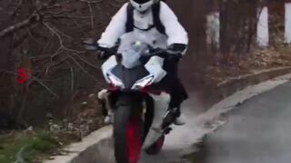 Stupid Chinese biker making a video gone very wrong