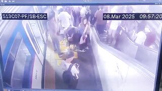 The Chinese and Escalators just can't Get Along