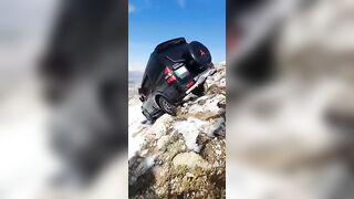 Fatal Mitsubishi offroad trip