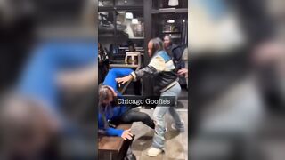 Fast Food Establishment in Chicago Crazy Girl Fight..this is Entertainment